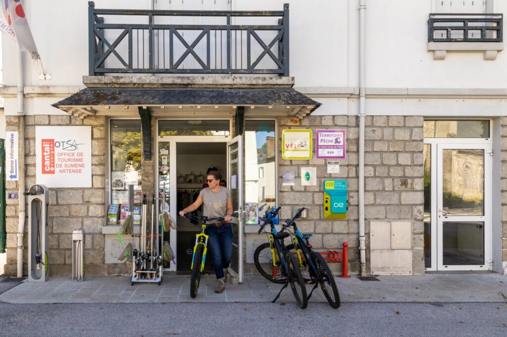 Location de vélos au Bureau d'information de Champs